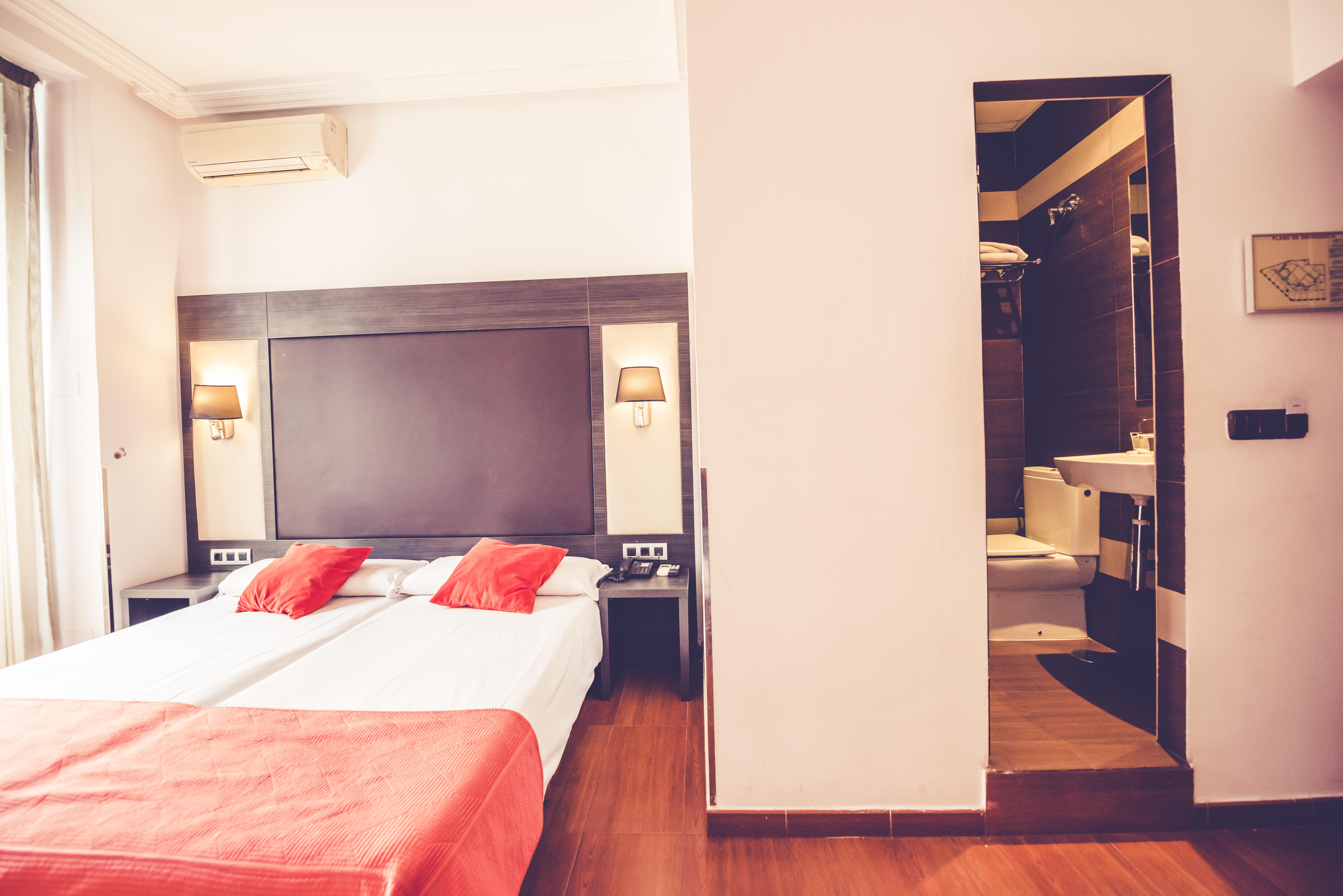 Hostal Sol Los Angeles Madrid Exterior foto